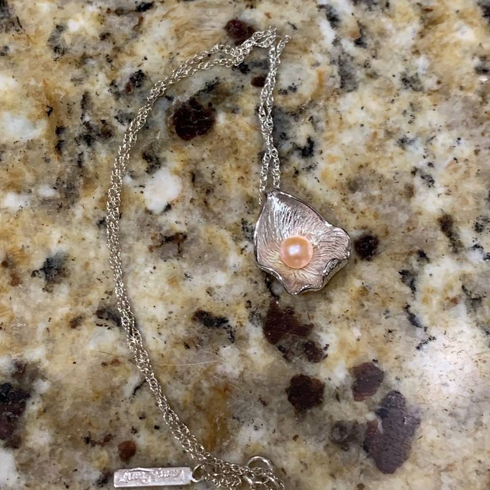 Vantel Pearl’s Necklace